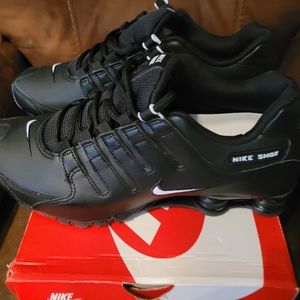Mens Nike Shox NZ size 10 brand new in box. Box has minimal damage from shipping